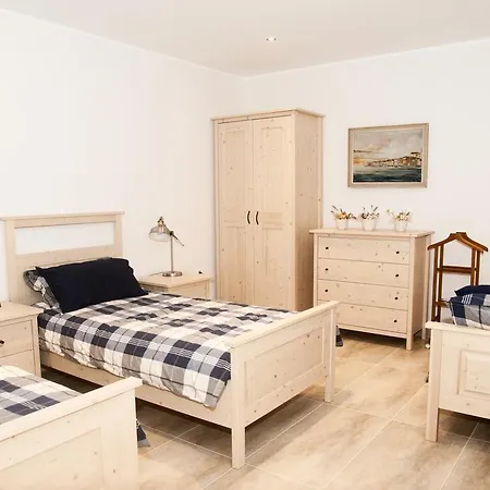 Bed & Fishing House