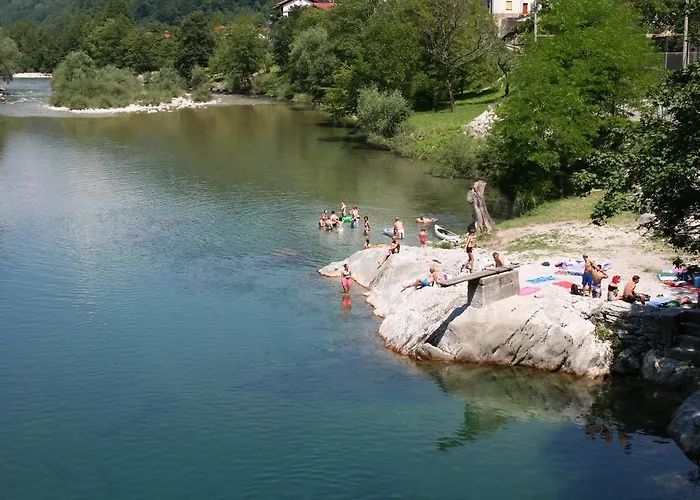 Bed & Fishing House بيت للعطل *