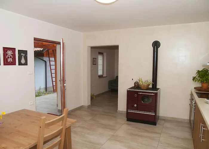 Bed & Fishing House بيت للعطل